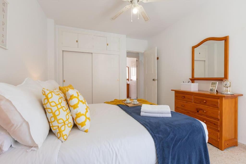 Apartamento Fuengirola Beach Apartment Bagian luar foto