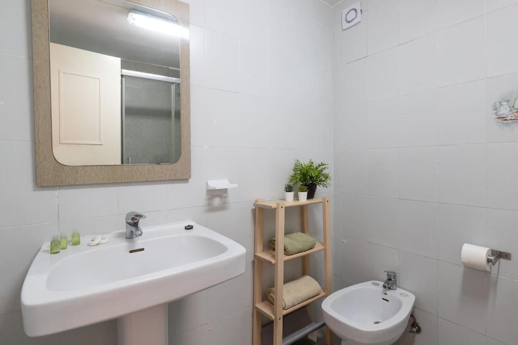 Apartamento Fuengirola Beach Apartment Bagian luar foto