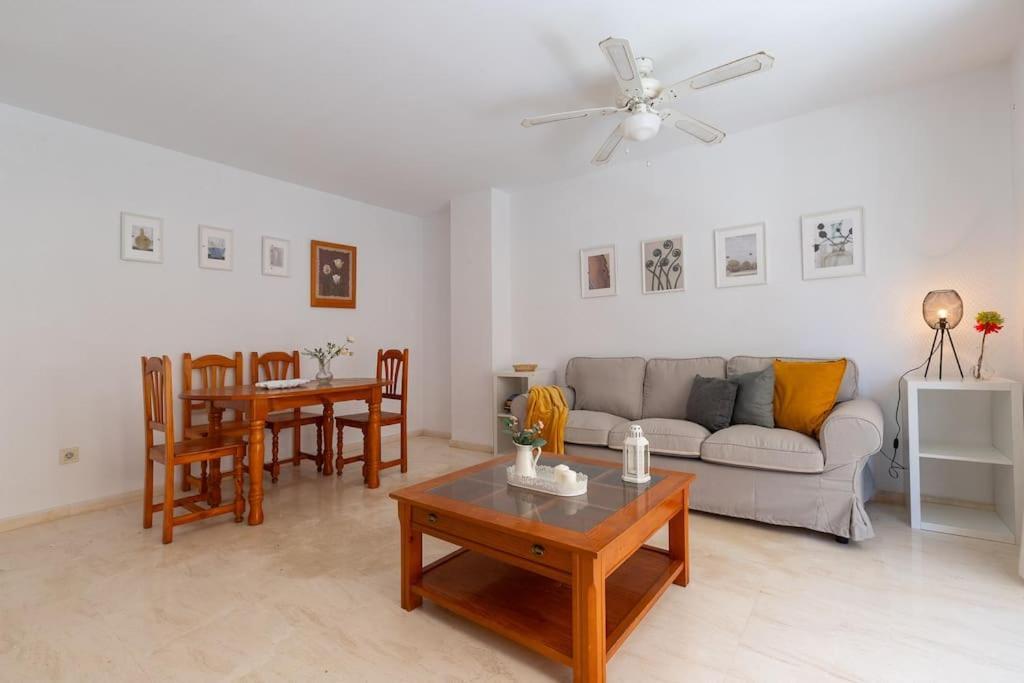 Apartamento Fuengirola Beach Apartment Bagian luar foto